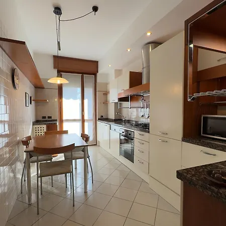 Bwr - Near Mico, Alberti