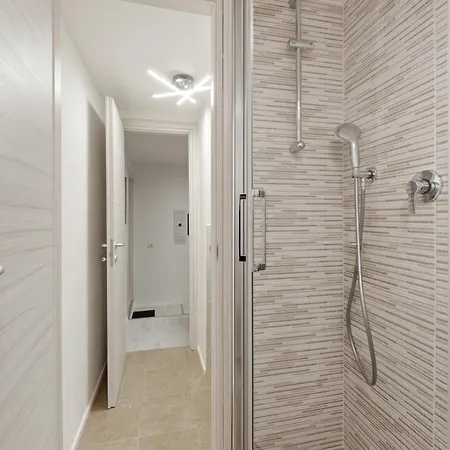 Bwr - Near Mico, Alberti Μιλάνο